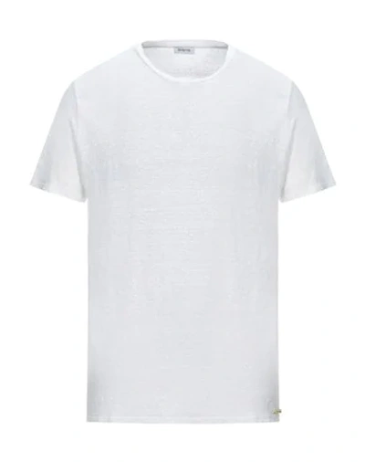 Shop Distretto 12 T-shirts In Ivory