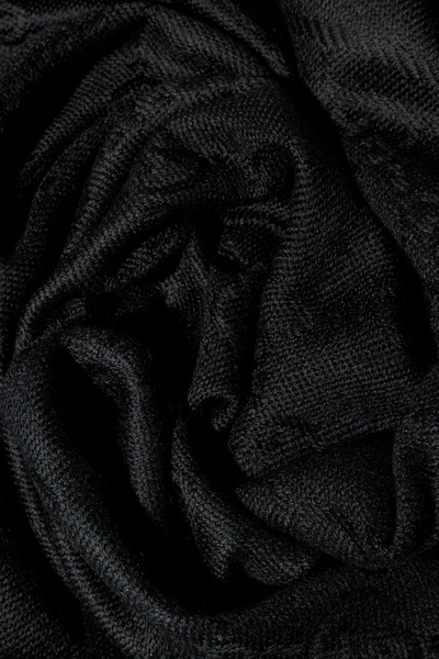 Shop Gucci Frayed Wool-jacquard Scarf In Black
