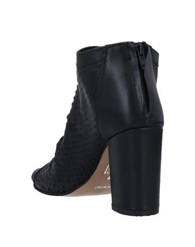 Noa A. Ankle Boots In Black