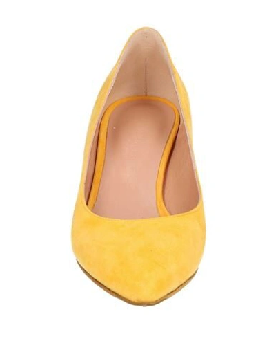 Shop Fauzian Jeunesse Woman Pumps Yellow Size 9.5 Soft Leather