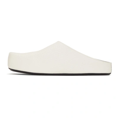Marni Logo-letter Pebble-effect Clog Slippers In 00w01 White