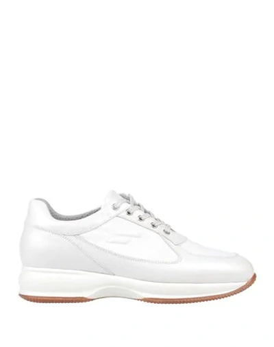 Shop Frau Sneakers In White