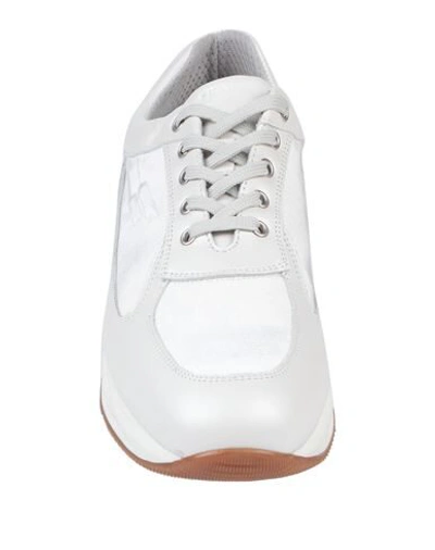Shop Frau Sneakers In White