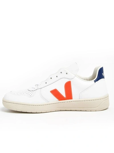 Shop Veja Sneakers V-10 Logo Fluo Bianch In White