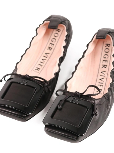 Shop Roger Vivier Viv 'pockette Ballerinas In Black