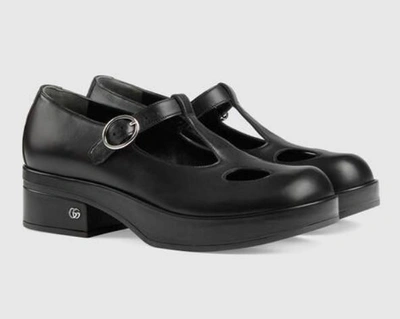 Shop Gucci Flat Shoes In Nero