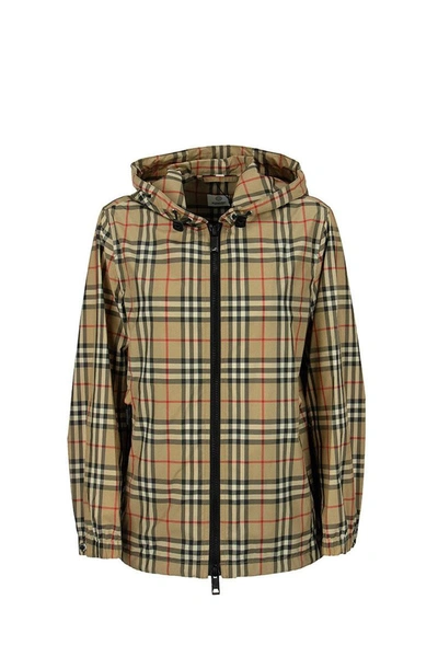 Shop Burberry Everton - Vintage Check Recycled Polyester Hooded Jacket In Archive Beige