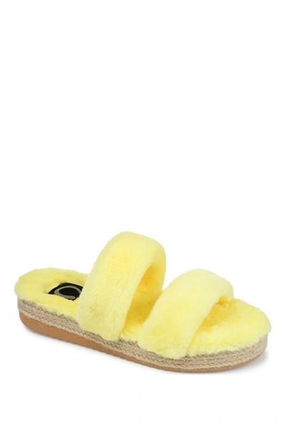 Journee Collection Relaxx Womens Slip-on Slippers In Yellow