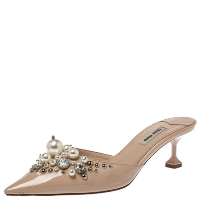 Pre-owned Miu Miu Beige Patent Leather Faux Pearl Embellished Pointed Toe Mules Size 37.5