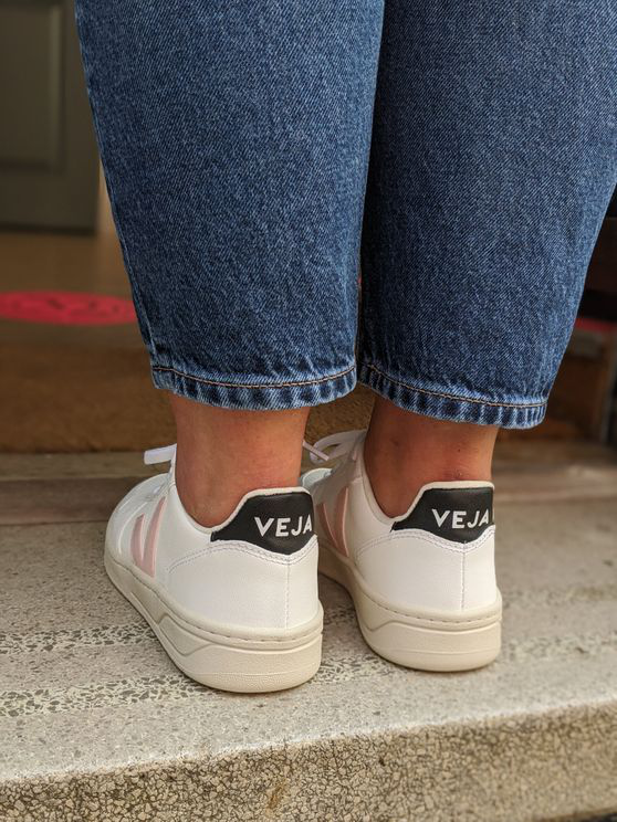 veja v10 vegan white petale
