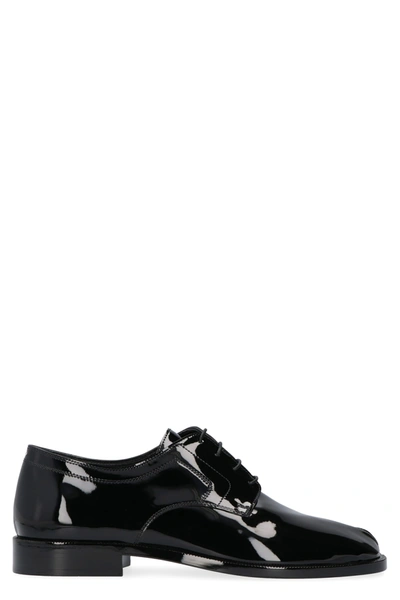 Shop Maison Margiela Tabi Patent Leather Lace-up Shoes In Black