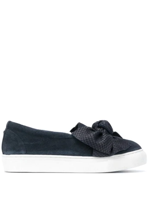 blue carvela