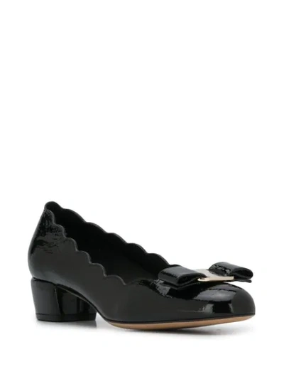 Ferragamo Vara Bow Scalloped Leather Pumps In Black