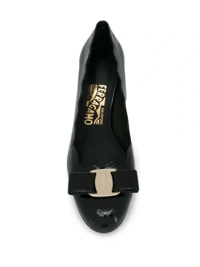 Ferragamo Vara Bow Scalloped Leather Pumps In Black