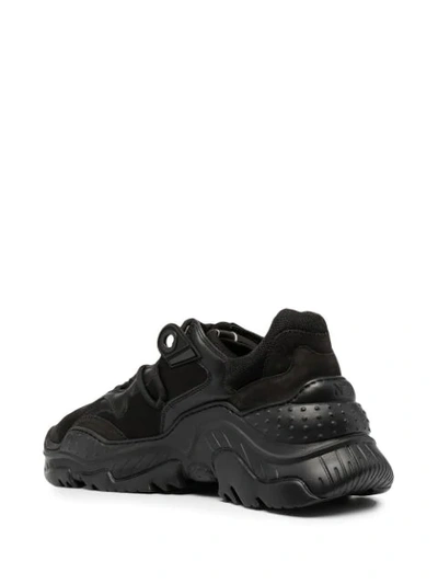 Shop N°21 Contrast-panel Sneakers In Black