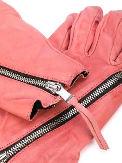 Shop The Viridi-anne Zip Detail Textured Gloves In Pink