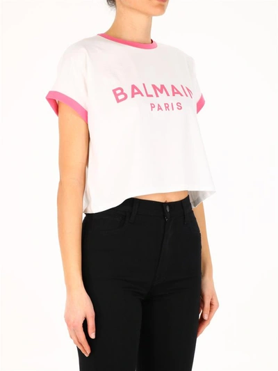 Shop Balmain Flocked Logo Cropped T-shirt In White/pink