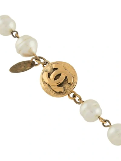 Pre-owned Chanel 1970s Pearl-embellished Necklace In White