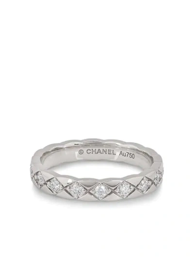 Pre-owned Chanel 18kt White Gold Coco Crush Quilted Diamond Ring In Silver
