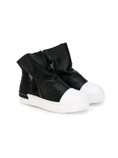 Cinzia Araia Zipped Detail Ankle Boots In Black