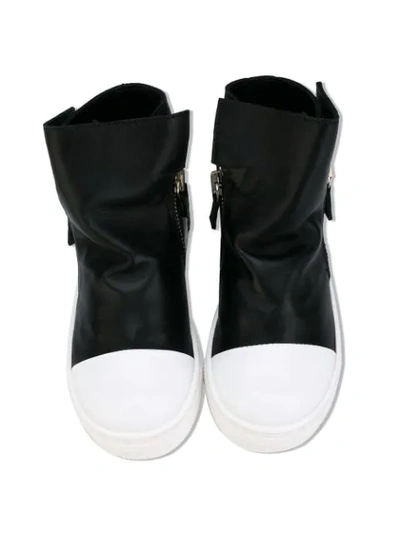 Cinzia Araia Zipped Detail Ankle Boots In Black
