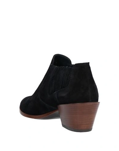 Tod's Ankle Boots In Black