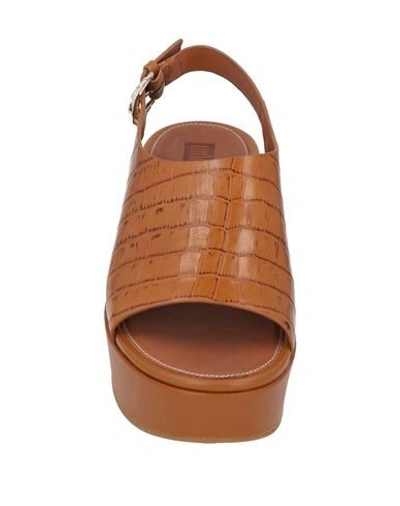 Fitflop Sandals In Tan