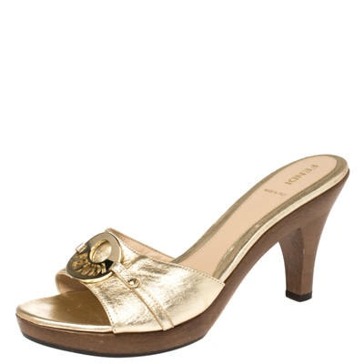 Pre-owned Fendi Gold Leather Logo Platform Open Toe Slide Sandals Size 39