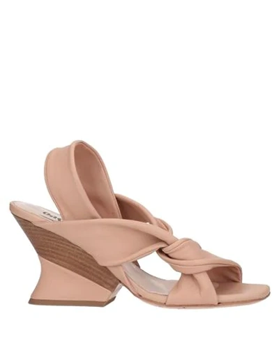 Shop Oasi Sandals In Pale Pink