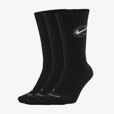 Shop Nike Unisex Everyday Crew Basketball Socks (3 Pair) In Black