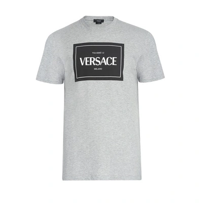Shop Versace Logo T-shirt In Grigio Chiaro Melange