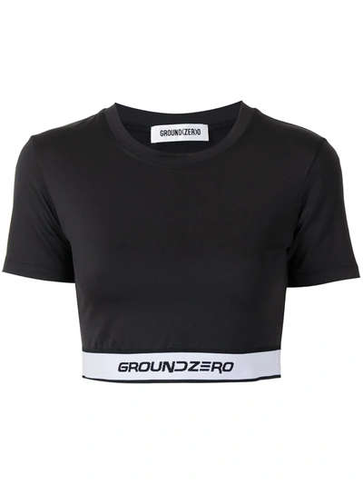 Shop Ground Zero Cropped Logo-hem T-shirt In Black