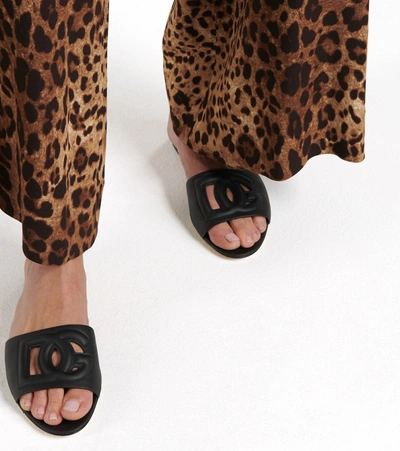 LOGO挖剪皮革凉拖鞋