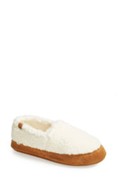 Shop Acorn Moc Faux Fur Slipper In Buff Popco