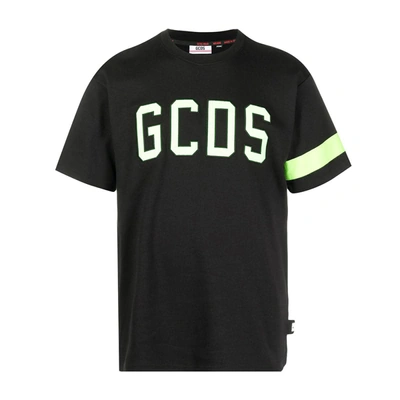Shop Gcds T-shirt With Logo Patch In Verde