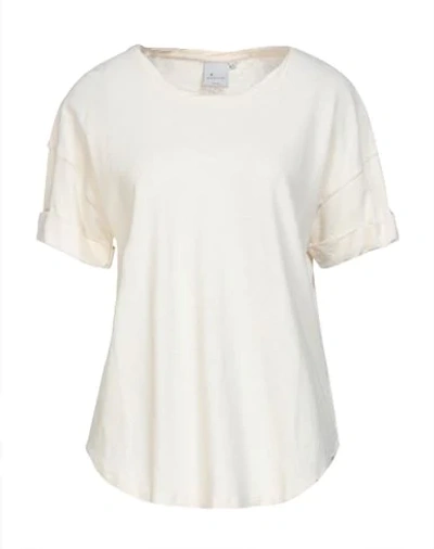 Shop Goosecraft T-shirts In Ivory