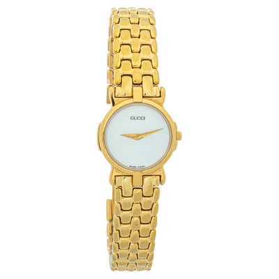 Pre-owned Gucci Mother Of Pearl Gold Plated Stainless Steel Miss 3400l Women's Wristwatch 22 Mm In White