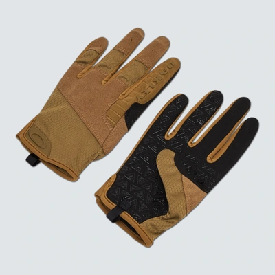 Shop Oakley Factory Lite 2.0 Glove In Coyote
