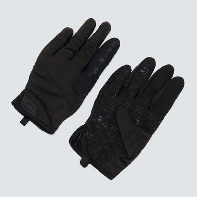 Shop Oakley Factory Lite 2.0 Glove In Black