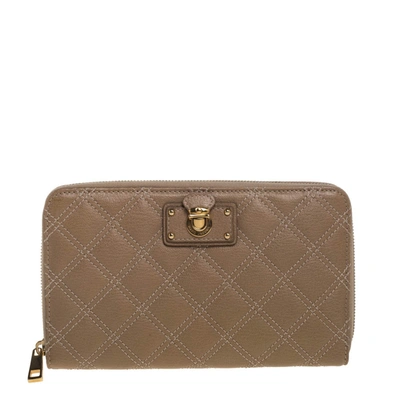 Pre-owned Marc Jacobs Beige Leather Passport Wallet | ModeSens