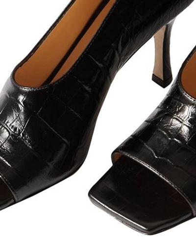 Shop A.w.a.k.e. A. W.a. K.e. Mode Woman Pumps Black Size 6 Soft Leather