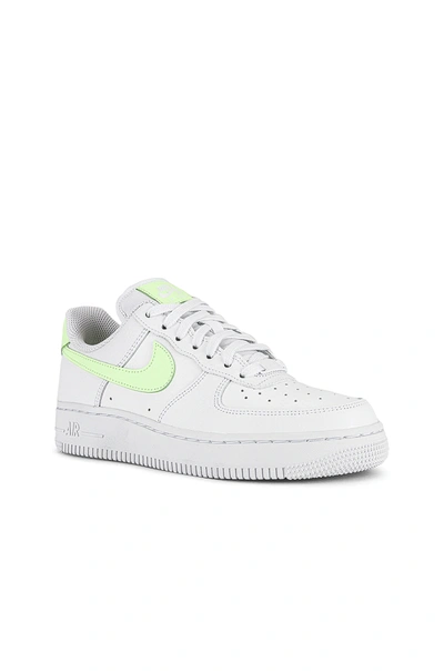 AIR FORCE 1 运动鞋 – WHITE & BARELY VOLT