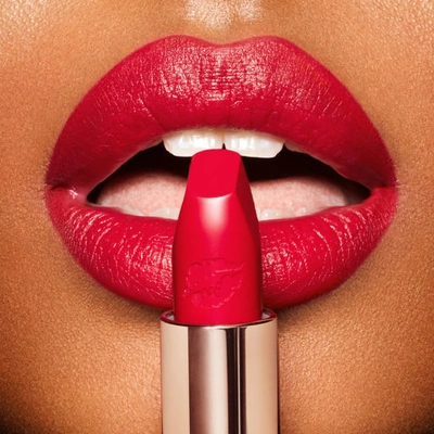 Charlotte Tilbury Hot Lips 2 - Patsy Red