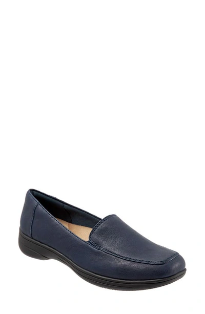 Shop Trotters Jacob Loafer In Navy Leather
