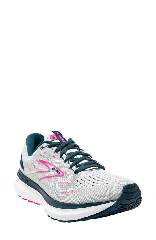 brooks wide width running shoes