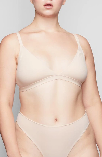 FITS EVERYBODY TRIANGLE BRALETTE | SAND