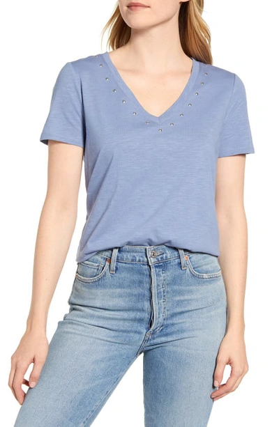 Shop Vince Camuto Studded V-neck Cotton Blend T-shirt In Blue Cloud