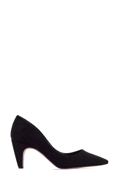 Shop Aera Eliza Pump In Black Suede-effect