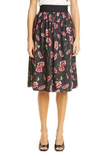 Shop Adam Lippes Floral Print Elastic Waist Poplin Midi Skirt In Black Daisy