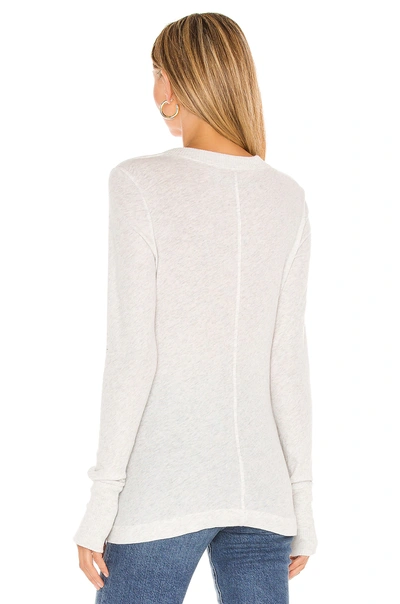 Shop Enza Costa Cashmere Fitted Crew Neck Sweater In Ash